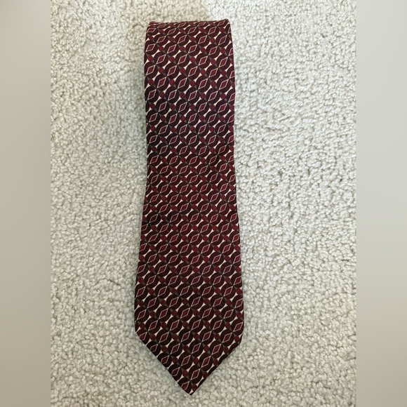 Guess Burgundy and White Patterned Tie - Picture 1 of 5
